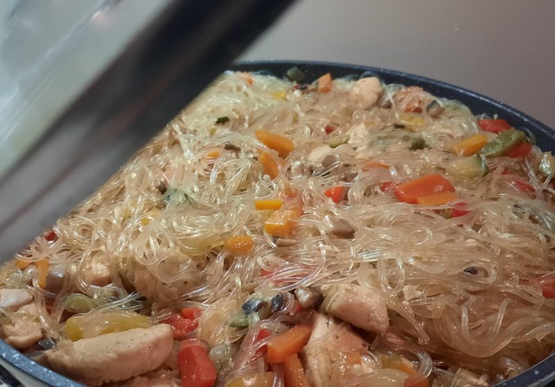 Fideos chinos con pollo y verduras Receta de elfornerdealella- Cookpad